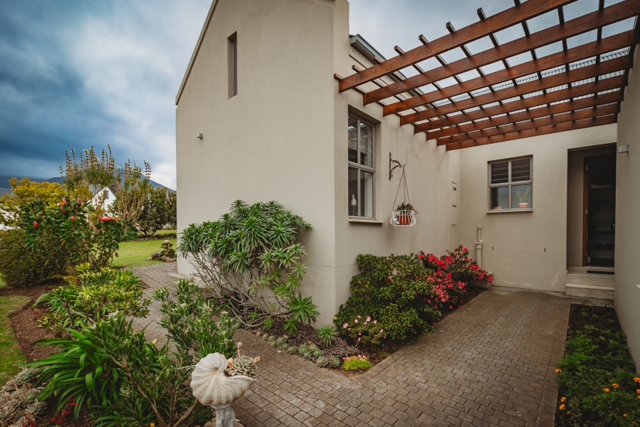 4 Bedroom Property for Sale in Mont Fleur Mountain Estate Western Cape
